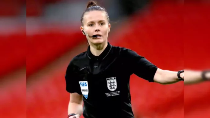 रेबेका वेल्च ने प्रीमियर लीग में पहली महिला रेफरी बनकर इतिहास रचा