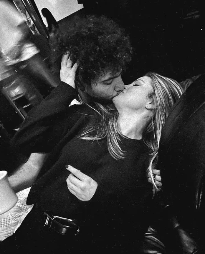 GCGNYVkXAAAw9Dh गोमेज़