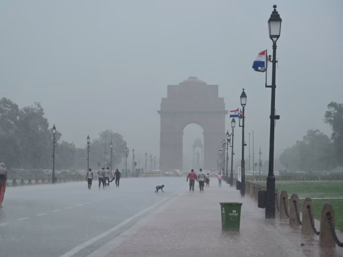 दिल्ली-एनसीआर में तूफानी मौसम: IMD की चेतावनी के बाद राजधानी में बदला मिजाज