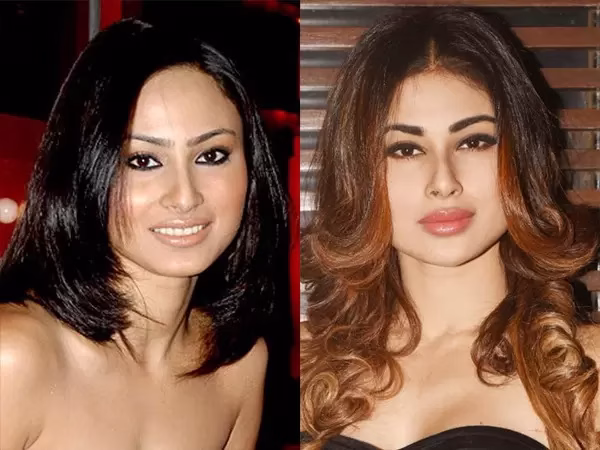 Mouni Roy Old and New Photo Mix: एक यादगार सफर की झलक